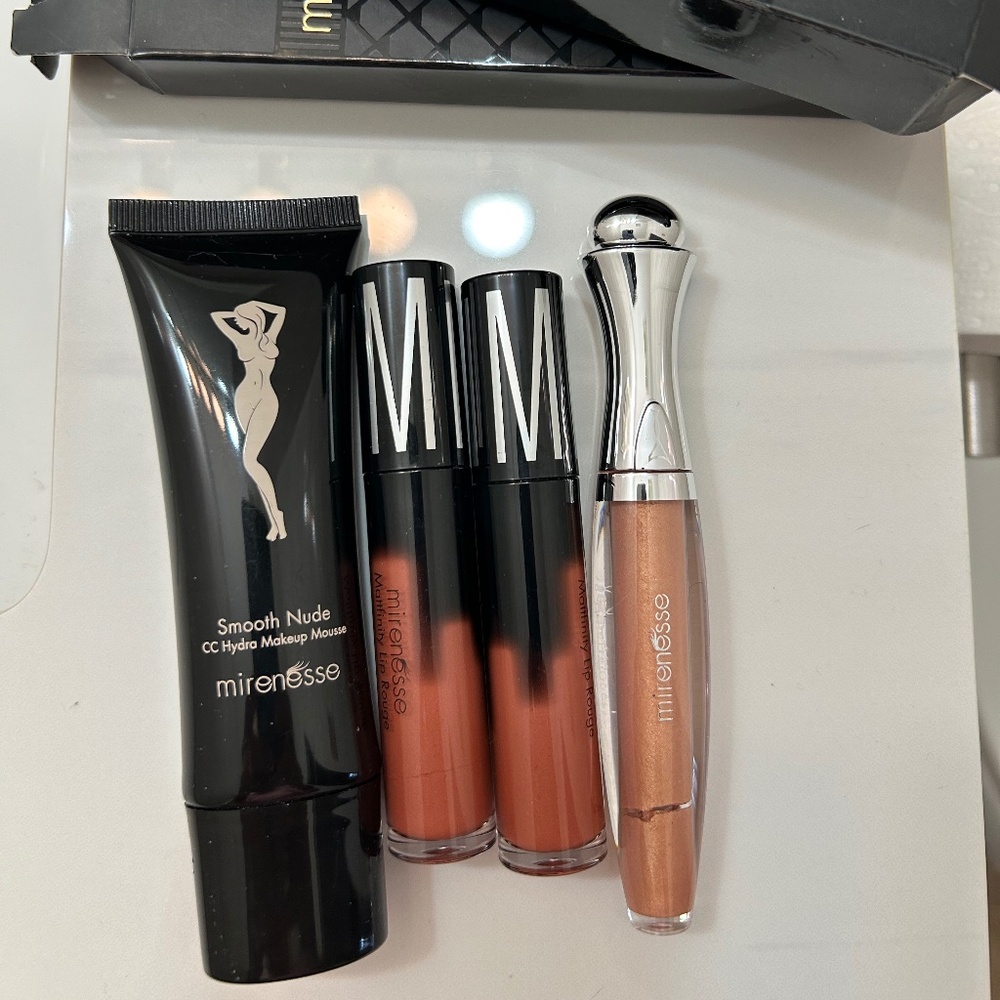 Mirenesse new 2 lip, 1 lip gloss, 1 foundation